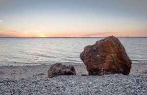 Sten fra Hanklit molerskrænt på Nordmors ved Limfjorden